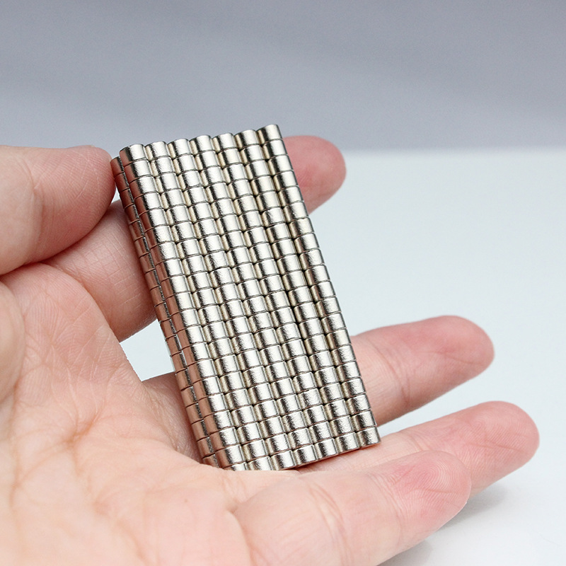 Small round flat NdFeB neodymium disc magnets in multiple sizes - Product view 5