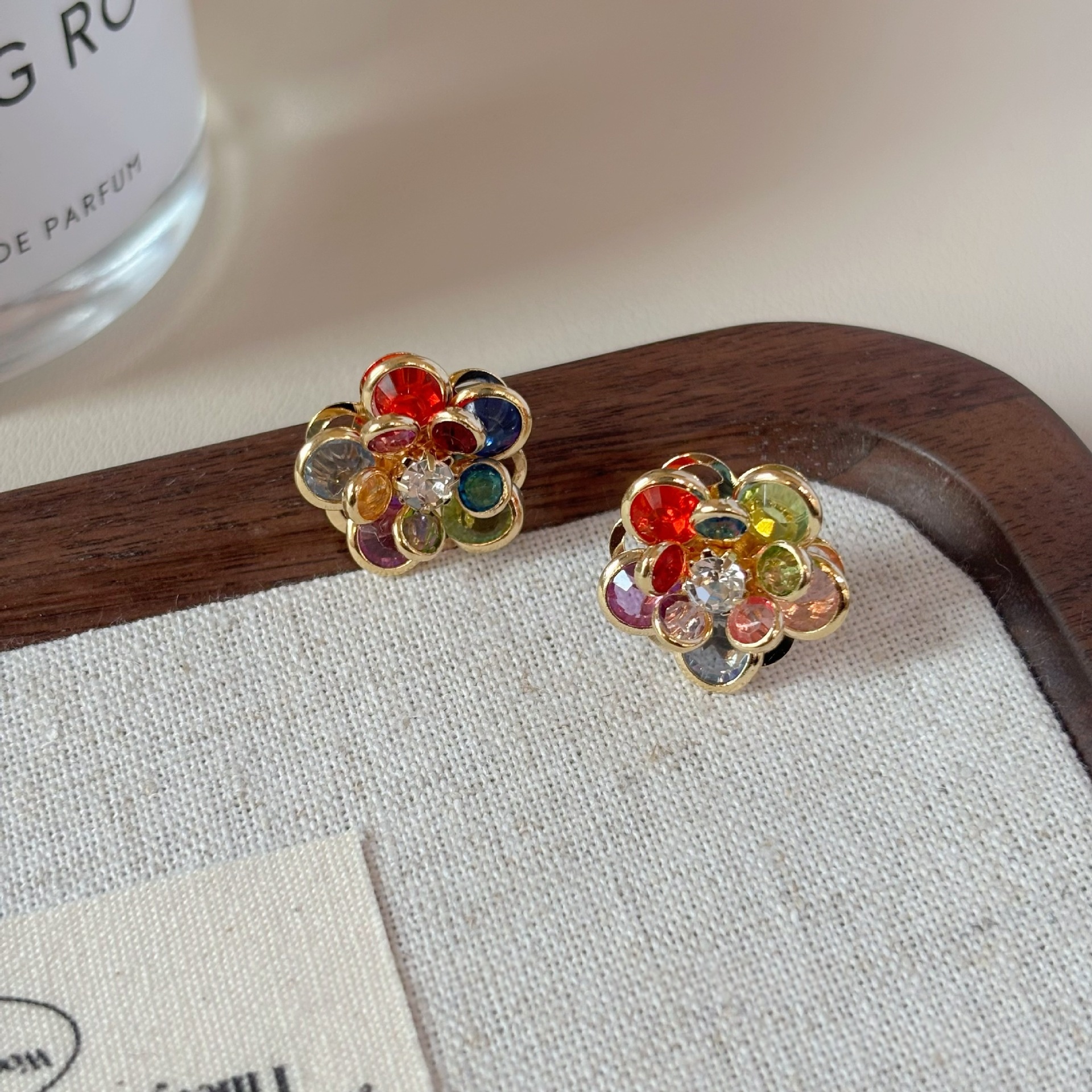 Geometric flower statement earrings in gold-tone or silver-tone finish - Product view 5