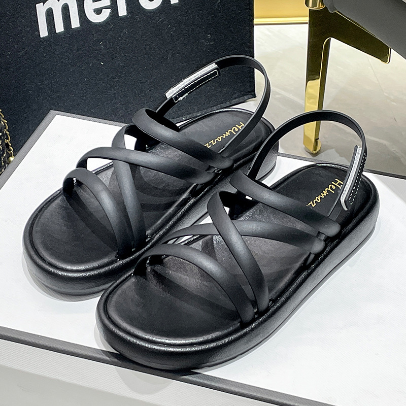 Women’s Roman-style low-top PVC sandals in black and apricot - Black-36